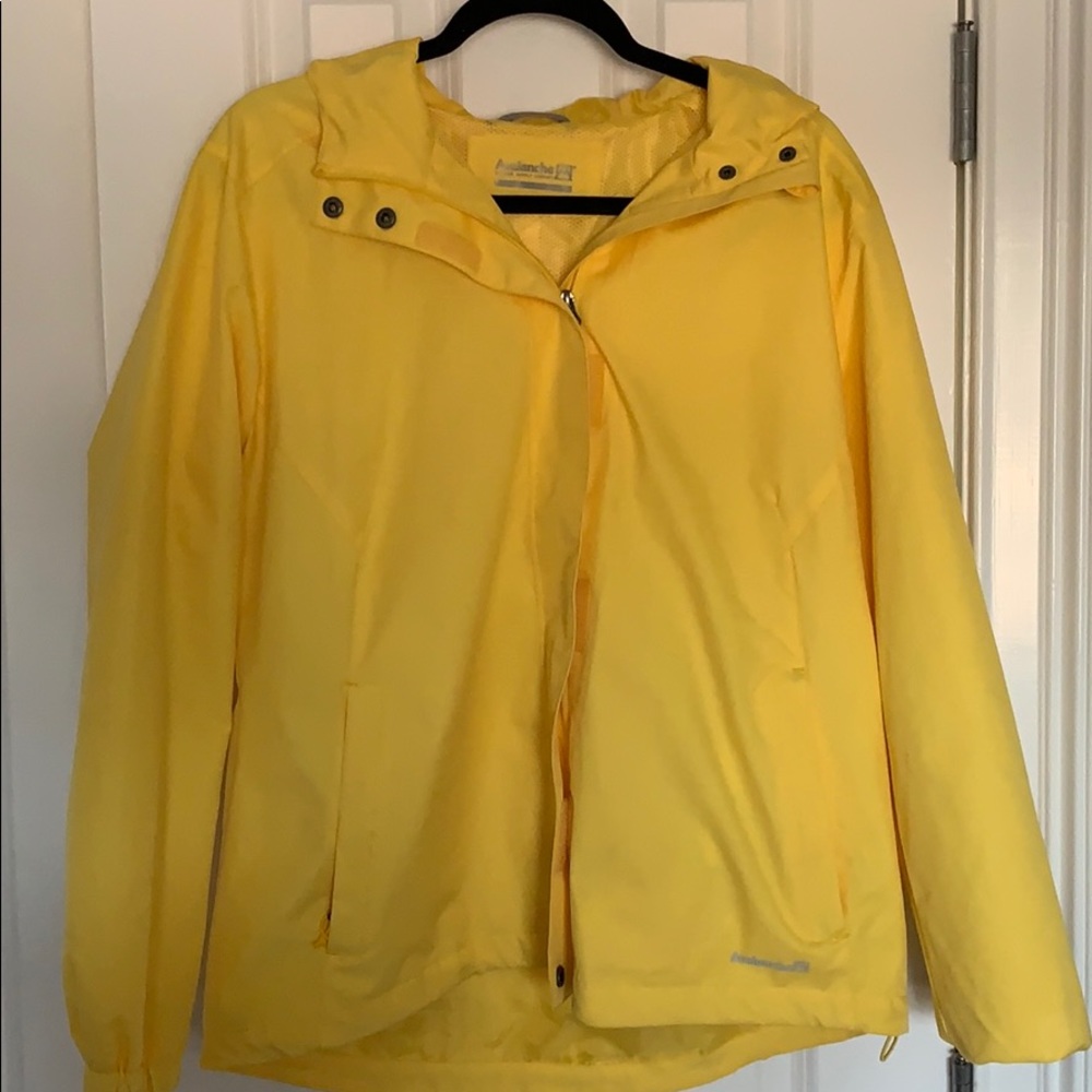 NWOT YELLOW AVALANCHE RAIN JACKET